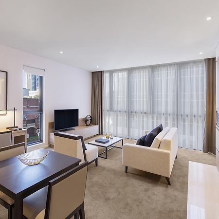 Skye Hotel Suites Parramatta Exterior foto The interior of a typical apartment