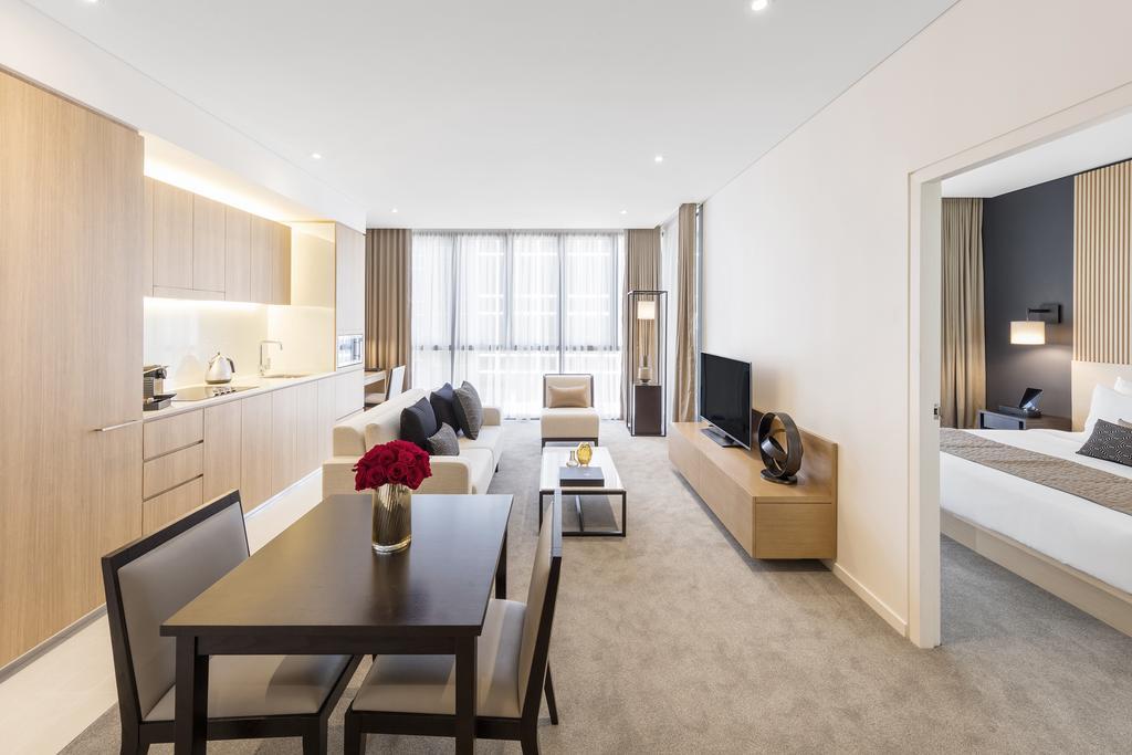Skye Hotel Suites Parramatta Exterior foto A typical apartment
