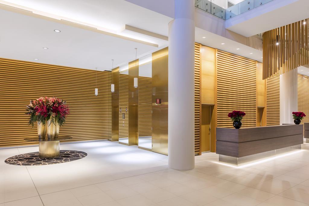 Skye Hotel Suites Parramatta Exterior foto The lobby of the hotel