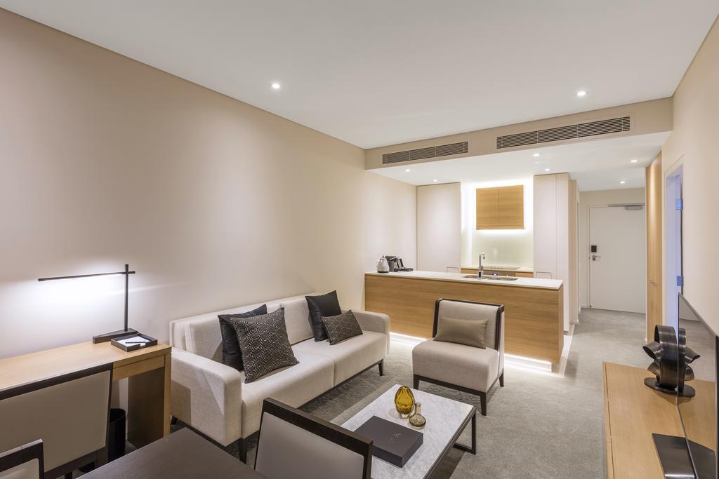 Skye Hotel Suites Parramatta Exterior foto A suite at the hotel