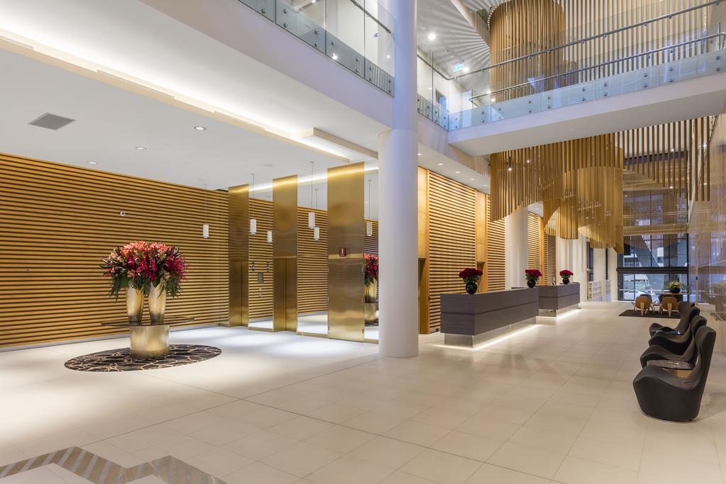 Skye Hotel Suites Parramatta Exterior foto The lobby of the hotel