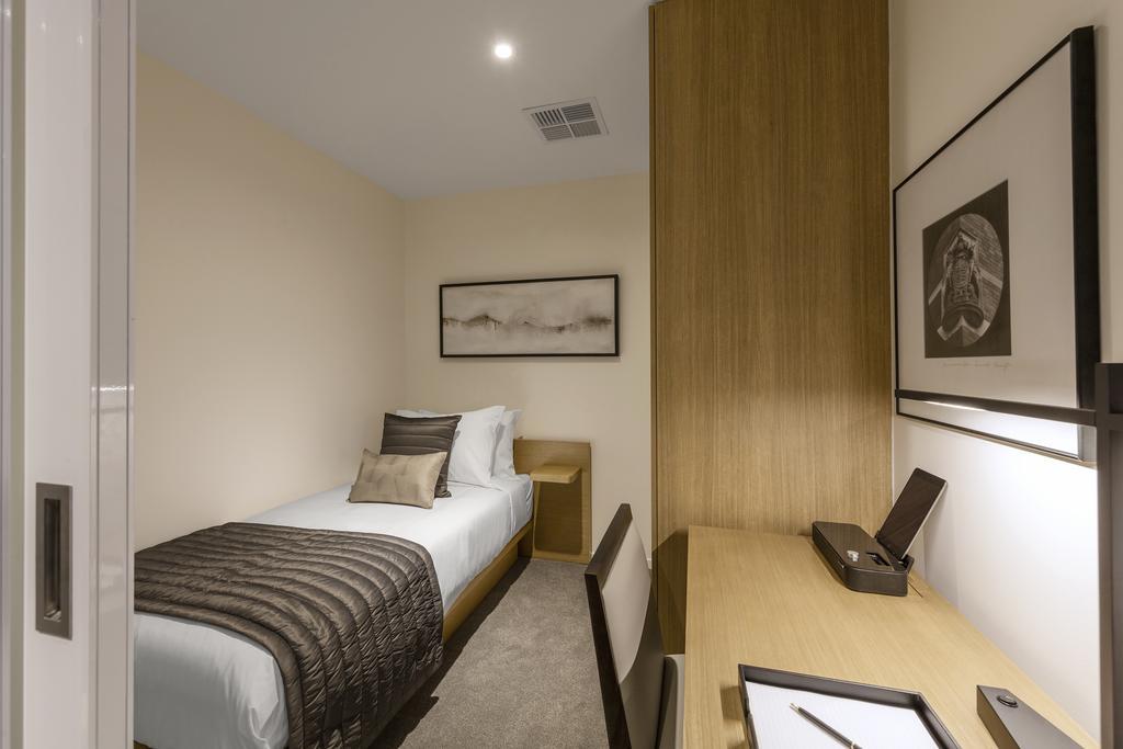 Skye Hotel Suites Parramatta Exterior foto Single room