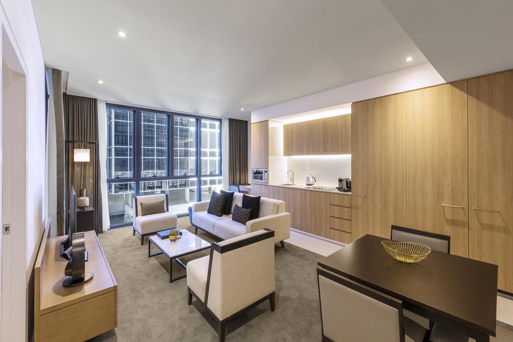 Skye Hotel Suites Parramatta Exterior foto The interior of a typical apartment